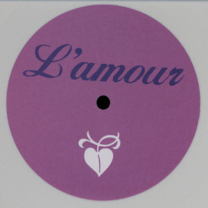 lamour004b