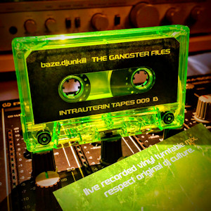 intrauterintapes009mcfoto01